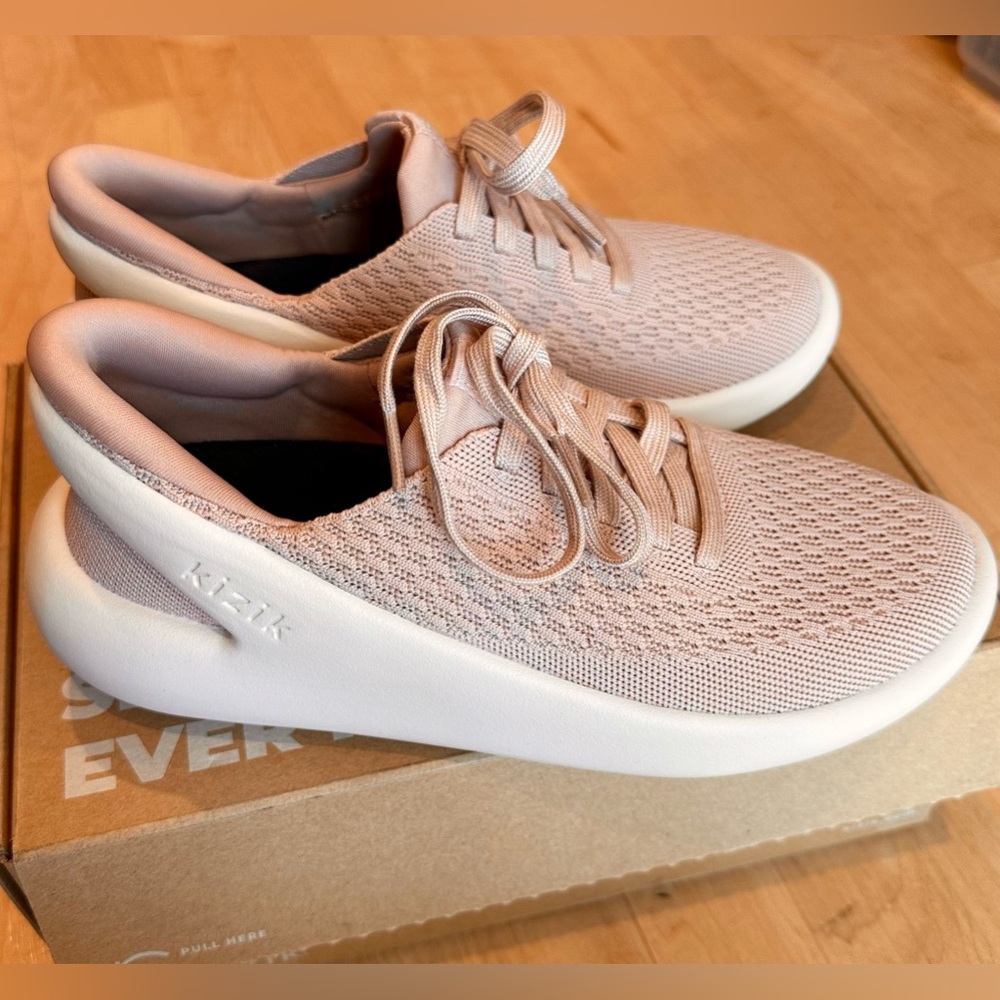 New in Box Kizik Roamer Fawn slip-in sneakers casual comfort shoes Women's 7.5